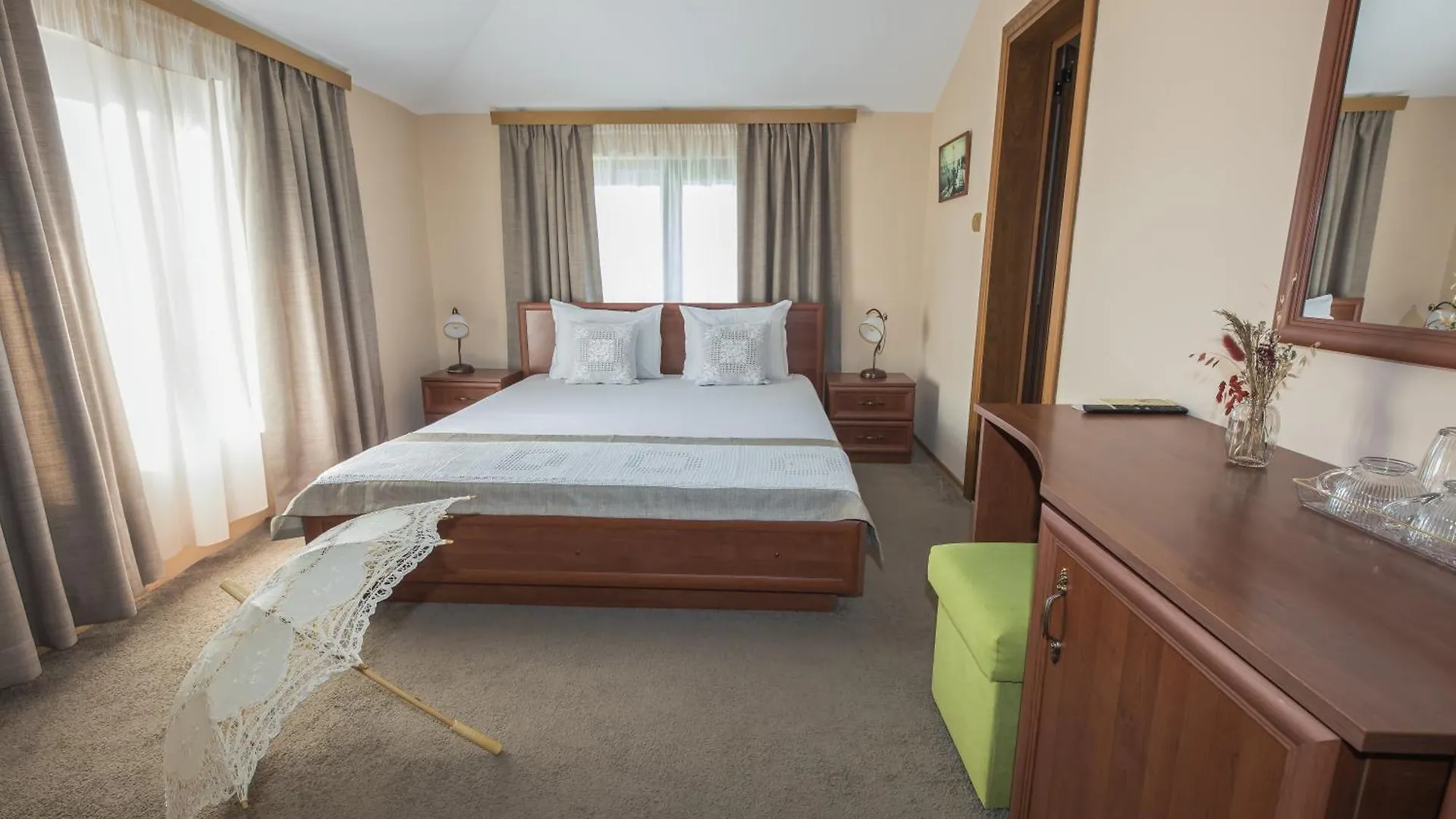 Hotel Albatros Old Town Sozopol 3*,